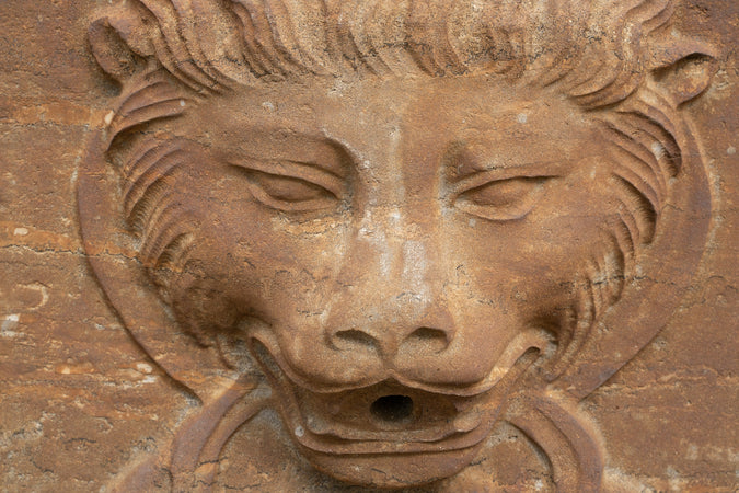 Biscottini Frontone in pietra L40xPR20xH40 cm realizzato completamente mano Offerta