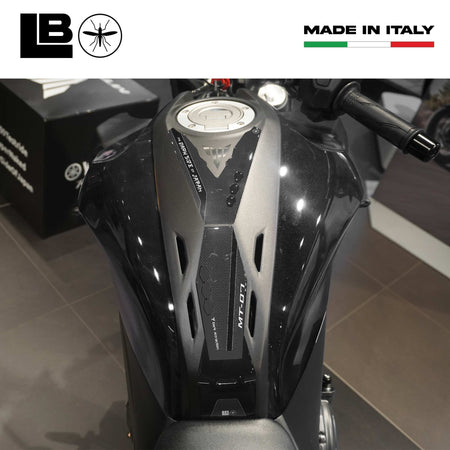 Paraserbatoio adesivo Gel 3D protezione moto compatibile con Yamaha MT-07 2025