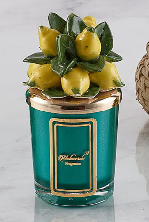 Candela piccola in ceramica verde Melaverde Linea Limoni da 100gr, decorata a mano con motivo limoni, con scatola regalo inclusa.
