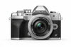 Fotocamera Olympus OM-D E-M10 Mark IV con sistema Micro Quattro Terzi, sensore da 20 MP, mirino elettronico, video 4K, Wi-Fi, argento, incl. M.Zuiko Digital ED 14-42mm F3.5-5.6 EZ Pancake argento