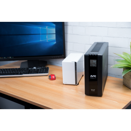 APC BACK-UPS 900VA 540W, USCITA 6xIEC