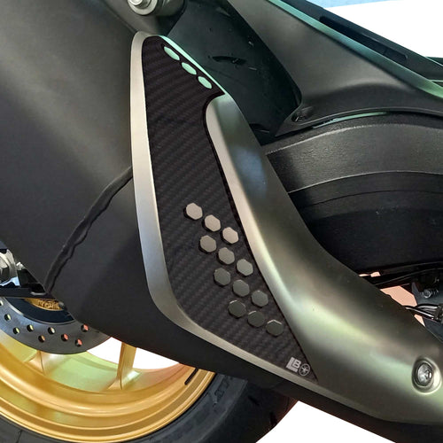 Adesivo 3D Protezione Posteriore Marmitta compatibile con Honda Hornet 1000 2025