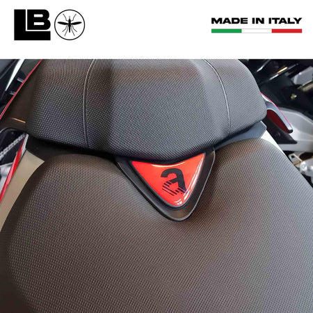 Adesivo 3D Protezione zona Sella moto compatibile con Aprilia Tuono 457 2025