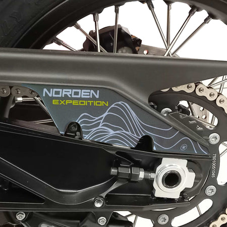 Protezione Forcellone Adesivo 3D moto compatibile con Husqvarna Norden 901 2025