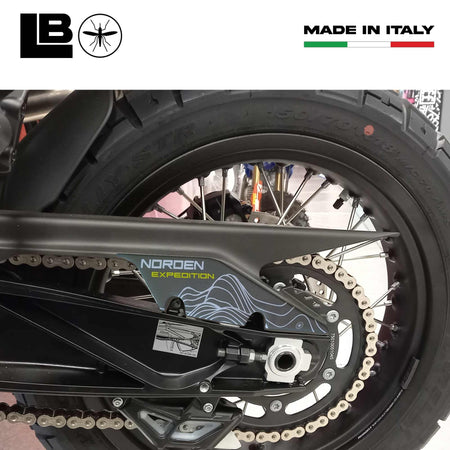 Protezione Forcellone Adesivo 3D moto compatibile con Husqvarna Norden 901 2025