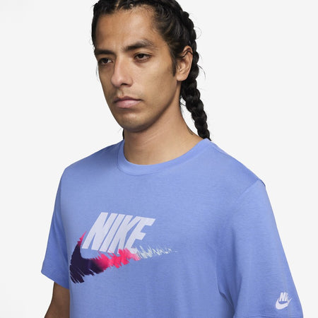 Nike T-Shirt Uomo NSW Tee 6MO FTRA – Cotone Morbido, Grafica Swoosh Royal Pulse