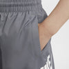 Nike Sportswear Club Woven Shorts Bambino – Tessuto Intrecciato Leggero e Vestibilità Regolabile Smoke Grey/ White