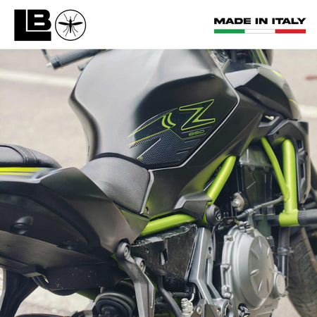 Adesivi 3D Protezioni Laterali Serbatoio compatibili con Kawasaki Z650 2017-2022