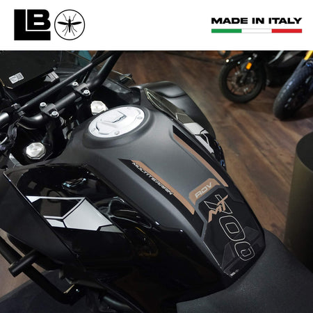Adesivo 3D Paraserbatoio moto compatibile con Cf Moto 700 MT Adventure 2025