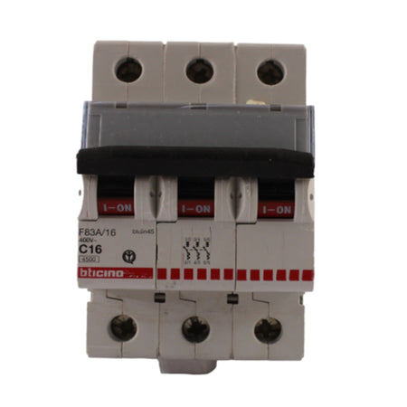 Interruttore magnetotermico 3 poli 3 moduli 16A curva C Bticino