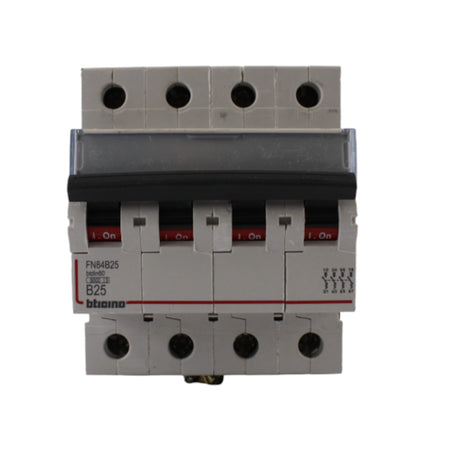 Interruttore magnetotermico 4 poli 4 moduli 25A 6KA curva B Bticino