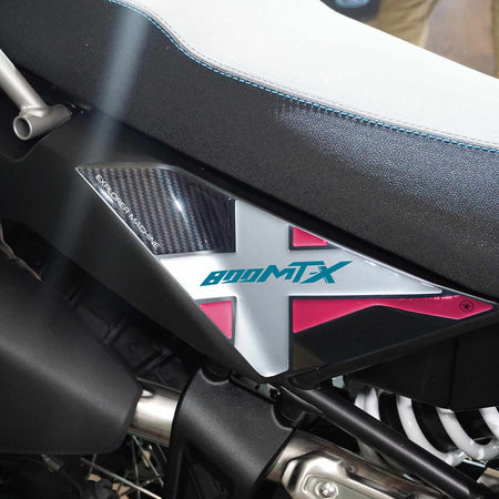 Adesivi 3D Protezioni Fianchetti Sottosella moto compatibili con CfMoto 800MT-X