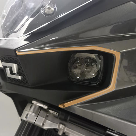 Adesivi resinati 3D compatibili con Kove 800X Protezioni Cornice Faro moto