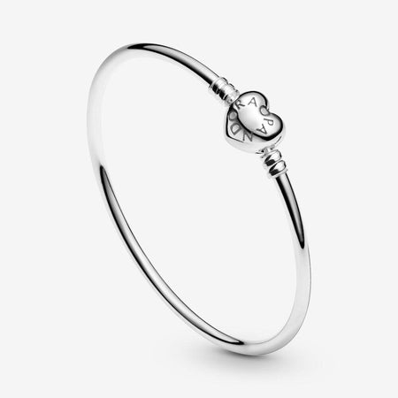 Pandora Bracciale Moments rigido con chiusura a cuore
