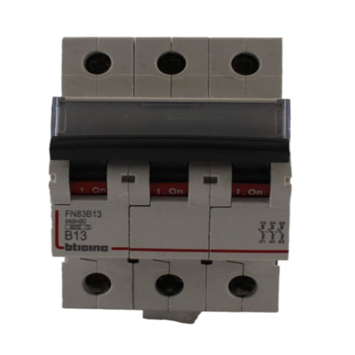 Interruttore magnetotermico 3 poli 3 moduli 13A Bticino
