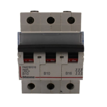 Interruttore magnetotermico 3 poli 10+10+16A Bticino