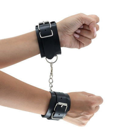 Bondage kit con polsiere cavigliere collare guinzaglio mascherina ball-gag frusta corda 8 pz fetish