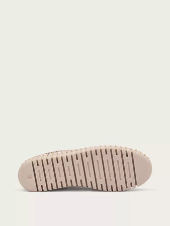 Frau Donna Ballerina in pelle laminata laserata