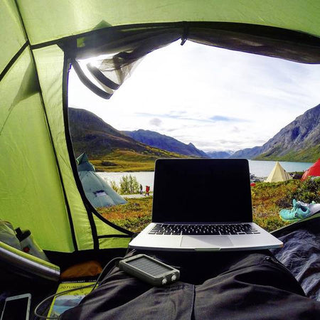 Powerbank Outdoor Energia Solare 8000 mAh con Torcia IP45 2xUSB Nero