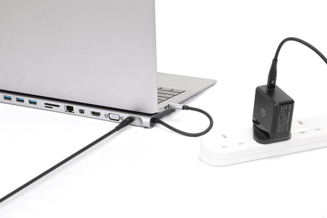 Docking Station USB-C 11-in-1 triplo monitor con MST