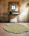 Tappeto Lavabile Foglia di Monstera - Verde Oliva - 120 x 180 cm Lorena Canals