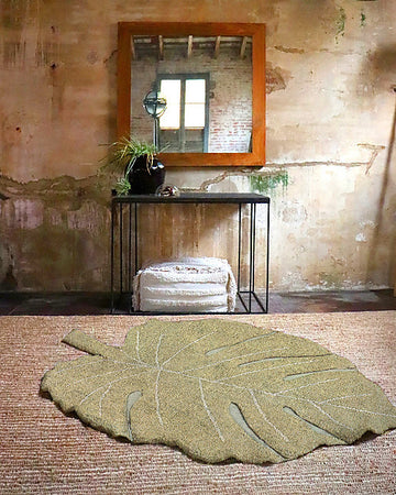 Tappeto Lavabile Foglia di Monstera - Verde Oliva - 120 x 180 cm Lorena Canals