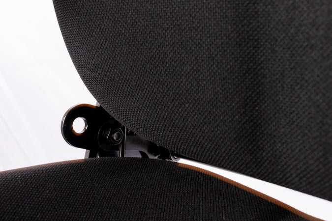 Sedile Activo Plus in tessuto nero con sospensione pneumatica e piastra rotante