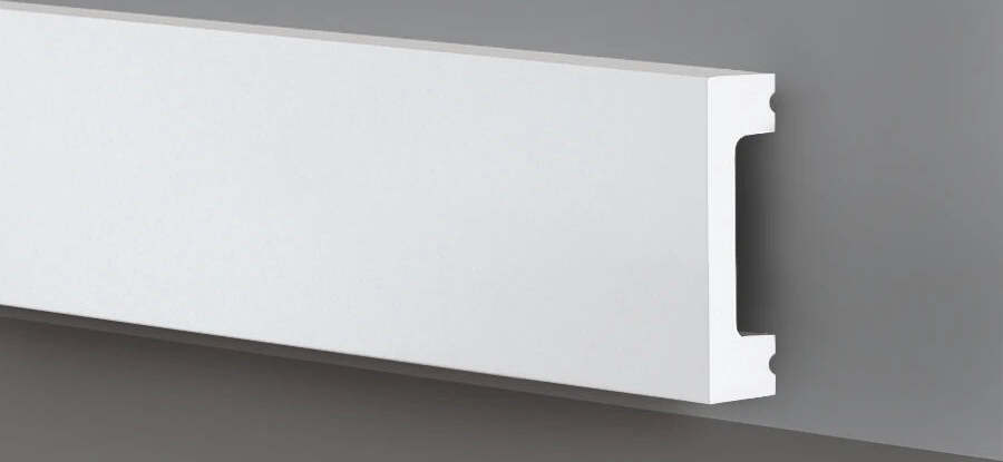 84ml-bancale-di-Battiscopa-SQUADRATO-BIANCO-Passacavo-50x13x2000mm-in-POLIMERI