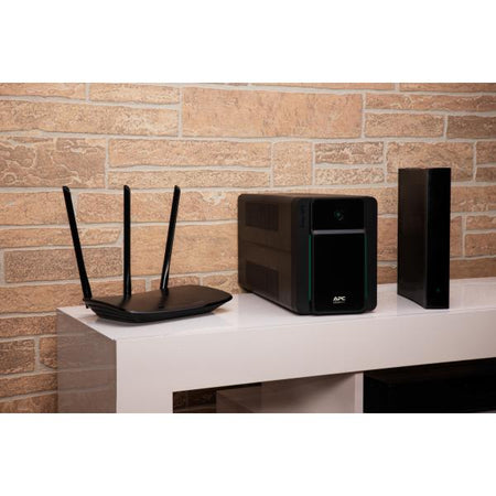 APC EASY UPS 1,20 KVA/650 W, MONTABILE A RACK, 8h RECHARGE, 230 V AC INGRESSO, 230 V AC USCITA, 6xIE