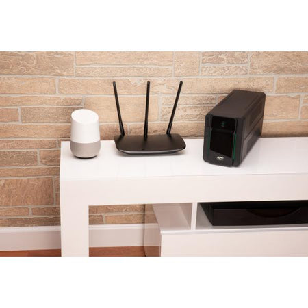 APC UPS EASY 900VA AVR IEC