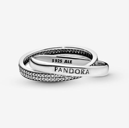 Pandora anello con pavé e logo Pandora intrecciati
