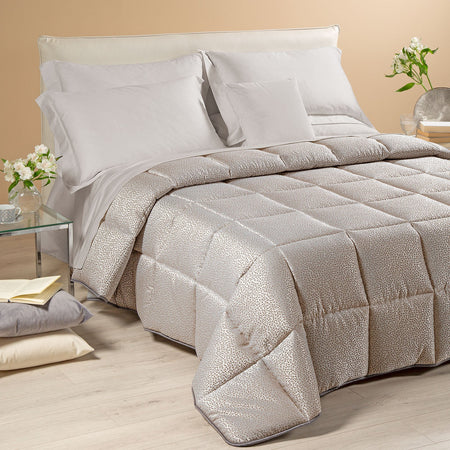 Trapunta Perlee' ! Caleffi: Raso Jacquard, Eleganza e Lusso per Notti da Sogno