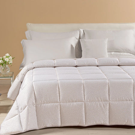 Trapunta Perlee' ! Caleffi: Raso Jacquard, Eleganza e Lusso per Notti da Sogno