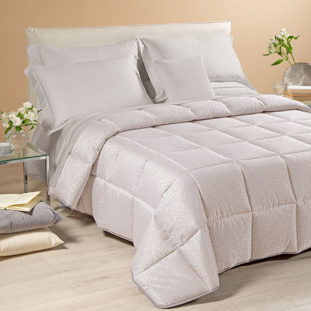 Trapunta Perlee' ! Caleffi: Raso Jacquard, Eleganza e Lusso per Notti da Sogno