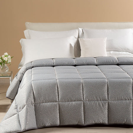 Trapunta Perlee' ! Caleffi: Raso Jacquard, Eleganza e Lusso per Notti da Sogno
