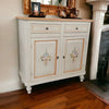 MOBILI 2G - MADIA CREDENZA 2 PORTE AVORIO PATINATO SHABBY CON DECORI 104X43X98