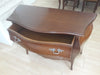 MOBILI 2G - Comò classico bombato legno 3 cassetti tinta noce 105x42x85
