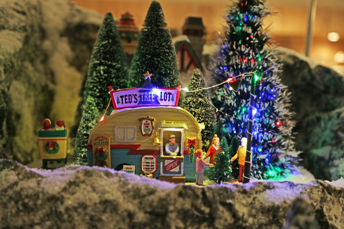 Pini innevati per villaggio di Natale e presepe 21 pezzi altezze miste