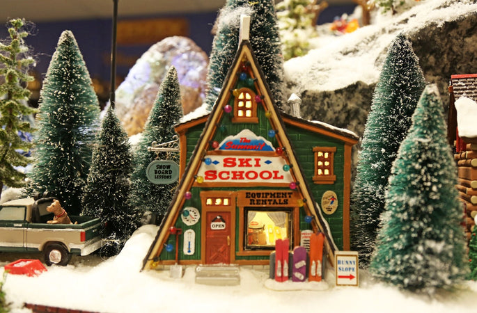 Pini innevati per villaggio di Natale e presepe 21 pezzi altezze miste