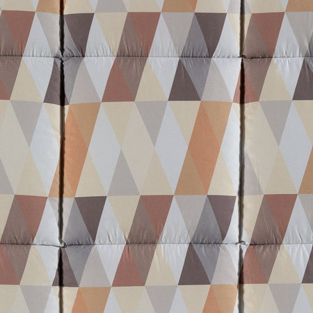 Trapunta Still ! Caleffi: Microfibra Soffice, Design Minimal e Comfort Moderno