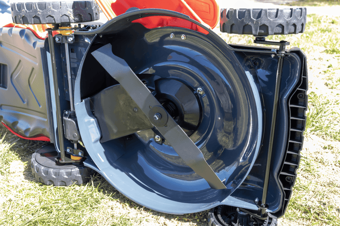 Rasaerba a trazione Ama NRT 525 da 146cc funzioni 4in1