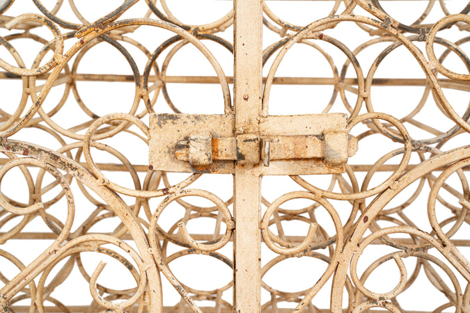 Biscottini Mobile cantina in ferro battuto pieno finitura bianca anticata Portabottiglie