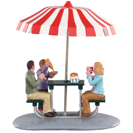 Pranzo al Parco personaggi per villaggio di Natale in Poliresina‎