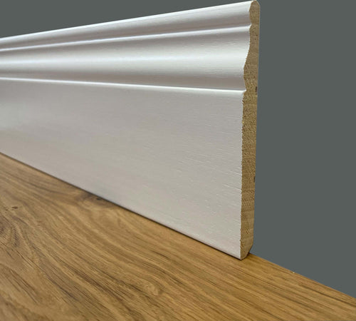 96 metri lineari di BATTISCOPA SLIM laccato bianco in legno MASSELLO DUCALE 120X10 Fai da te/Prodotti per la costruzione/Materiali da costruzione/Pavimenti/Materiali per pavimenti/Battiscopa Eternal Parquet - Ariano Irpino, Commerciovirtuoso.it