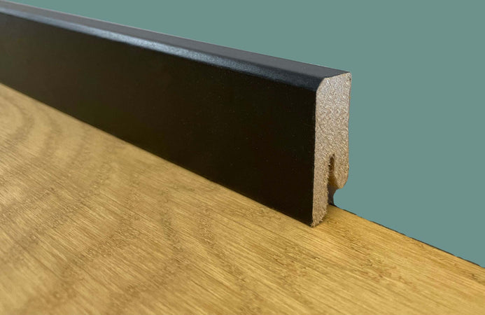 96ml di BATTISCOPA ZOCCOLINO SQUADRATO BASSO in FIBRA DI LEGNO 40X15 NERO Fai da te/Prodotti per la costruzione/Materiali da costruzione/Pavimenti/Materiali per pavimenti/Battiscopa Eternal Parquet - Ariano Irpino, Commerciovirtuoso.it