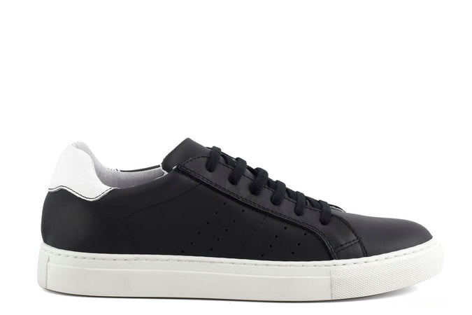 SNEAKERS ALLACCIATA IN PELLE