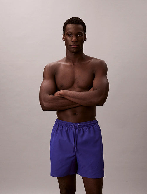 Pantaloncini da bagno con cordoncino medio - CK Monogram