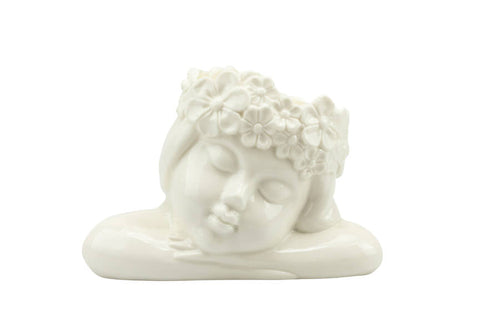 Bomboniera bimba in porcellana bianca con fiori e candela, confezionata con scatolo e fazzoletto, stile raffinato