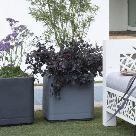 Vaso da fiori Cube - DEROMA - Cosmo - Grigio cenere - Autoirrigante - Ruote - 38 cm