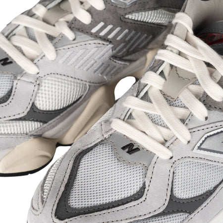 NEW BALANCE 9060 Sneakers in Grey da uomo